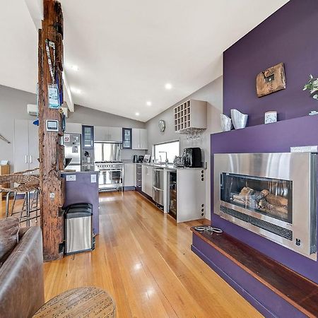 ג'ינדביין Ned Kelly'S Retreat - Stunning 3Br Townhouse L Lake Views L Wifi L Bbq מראה חיצוני תמונה