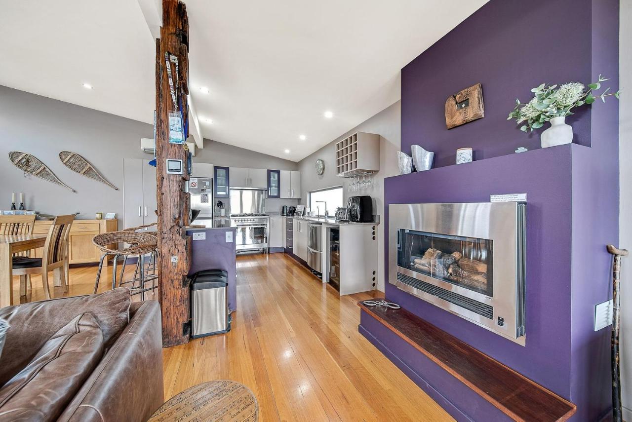 ג'ינדביין Ned Kelly'S Retreat - Stunning 3Br Townhouse L Lake Views L Wifi L Bbq מראה חיצוני תמונה
