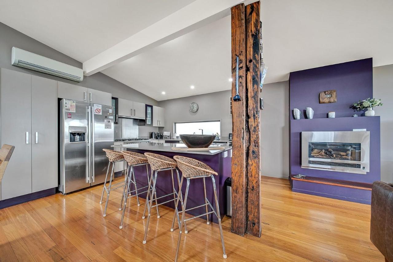 ג'ינדביין Ned Kelly'S Retreat - Stunning 3Br Townhouse L Lake Views L Wifi L Bbq מראה חיצוני תמונה