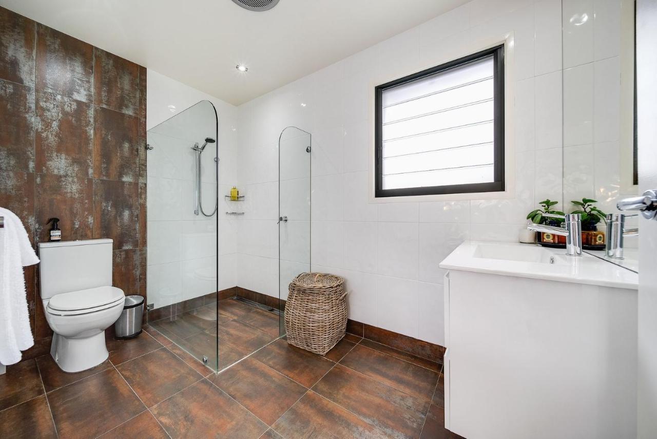ג'ינדביין Ned Kelly'S Retreat - Stunning 3Br Townhouse L Lake Views L Wifi L Bbq מראה חיצוני תמונה