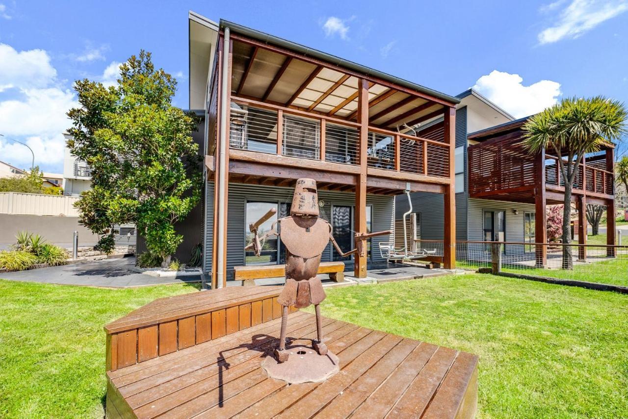 ג'ינדביין Ned Kelly'S Retreat - Stunning 3Br Townhouse L Lake Views L Wifi L Bbq מראה חיצוני תמונה