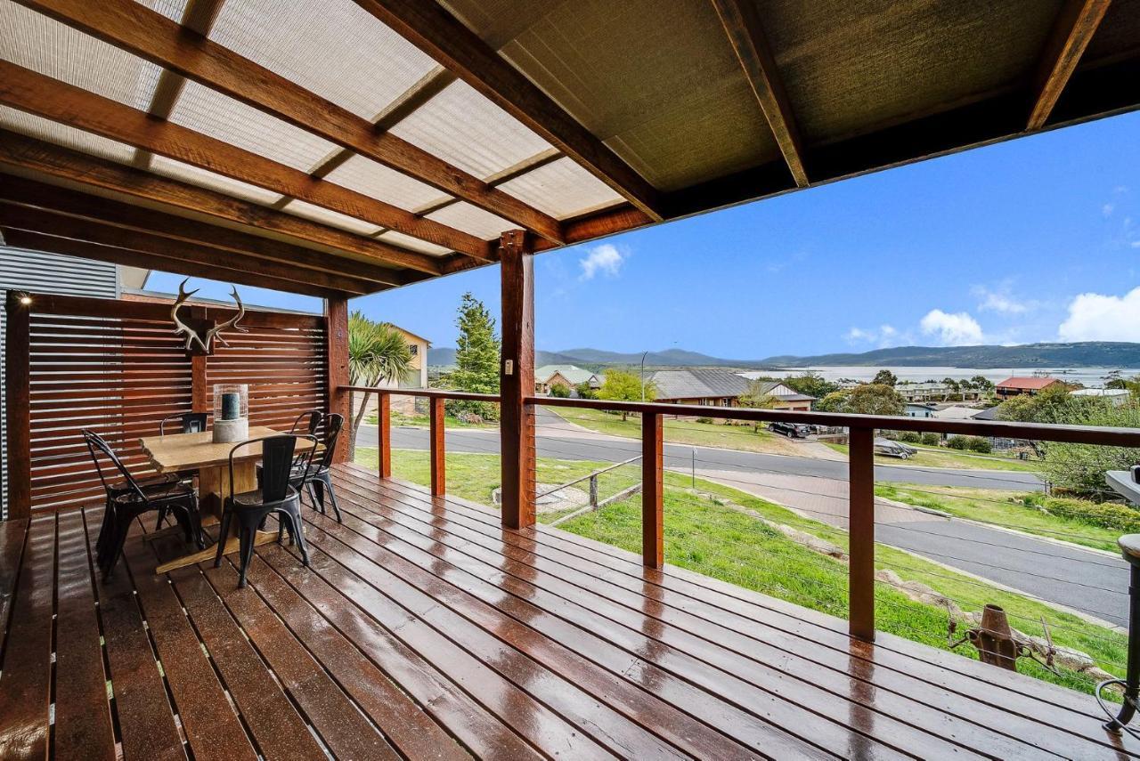 ג'ינדביין Ned Kelly'S Retreat - Stunning 3Br Townhouse L Lake Views L Wifi L Bbq מראה חיצוני תמונה