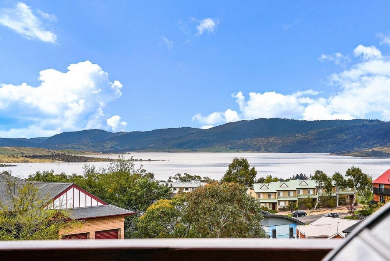 ג'ינדביין Ned Kelly'S Retreat - Stunning 3Br Townhouse L Lake Views L Wifi L Bbq מראה חיצוני תמונה